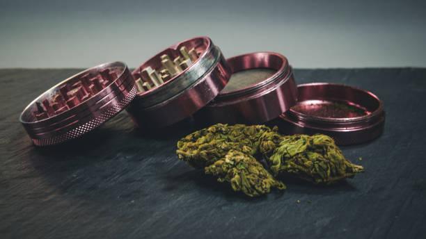 collections/12pcs-lot-Wholesale-Colourful-Many-Style-3-Layers-42mm-Mini-Hand-Muller-Smoking-Crusher-Cigarette-Pipe_b9adc66d-fa11-4e90-b1b7-01a1cfea28e0.jpg